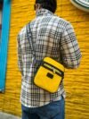 https://www.bayichekich.com/image/catalog/envoooy/0006445_ch102-stealht-kare-erkek-canta-siyah-sari.jpeg
